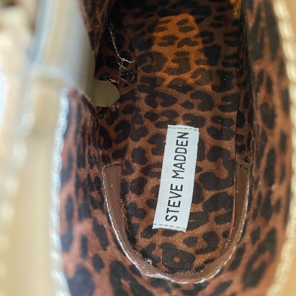 Steve Madden Girls JHipster Chelsea Boot Suede Taupe NWT - Picture 7 of 8